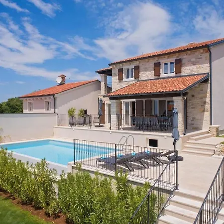 Bellevue Villa *